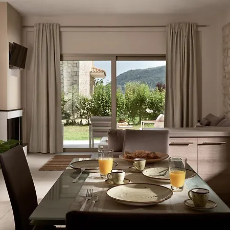 Villa Avesta Private - Niovi