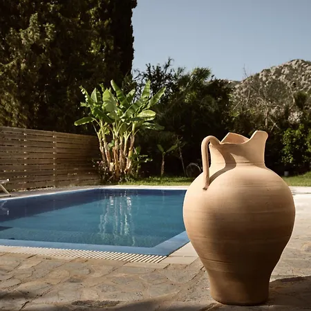 Avesta Private - Niovi Vila