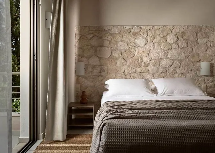 Avesta Private - Niovi Vlikhón