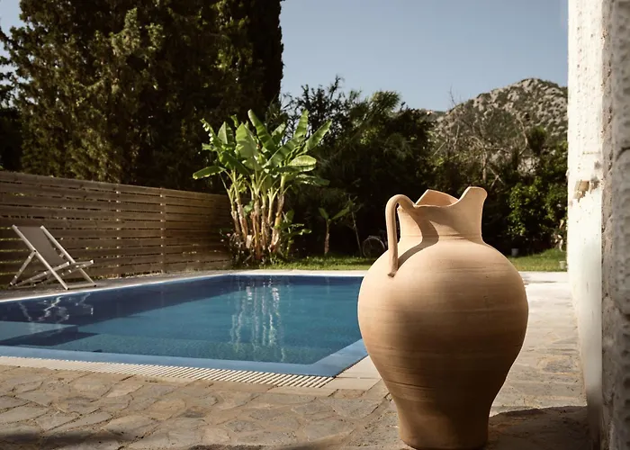 Avesta Private - Niovi Vila