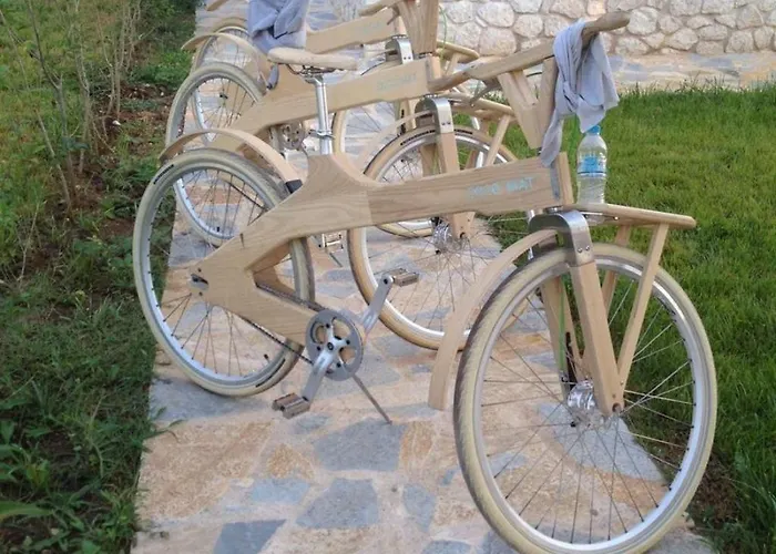 Avesta Private - Niovi Vila